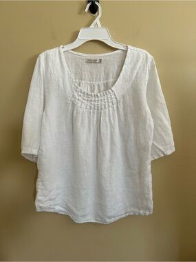Lina Tomei Linen Scoop-Neck Peasant Top